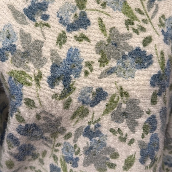 Joie - Floral Pull Over Sweater - Green/Blue/White - Size M - Good Condition!! - Picture 6 of 8